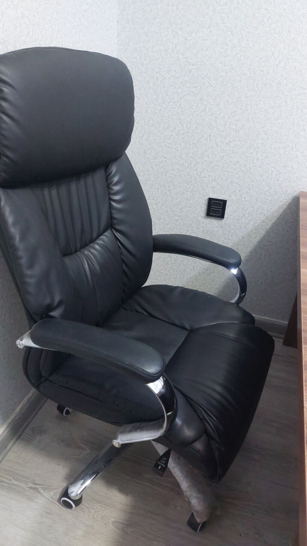 Ofis mebel dəsti - L-şəkilli iş masası: Təbii qoz rəngində — Ofis mebeli, Bakı (3)