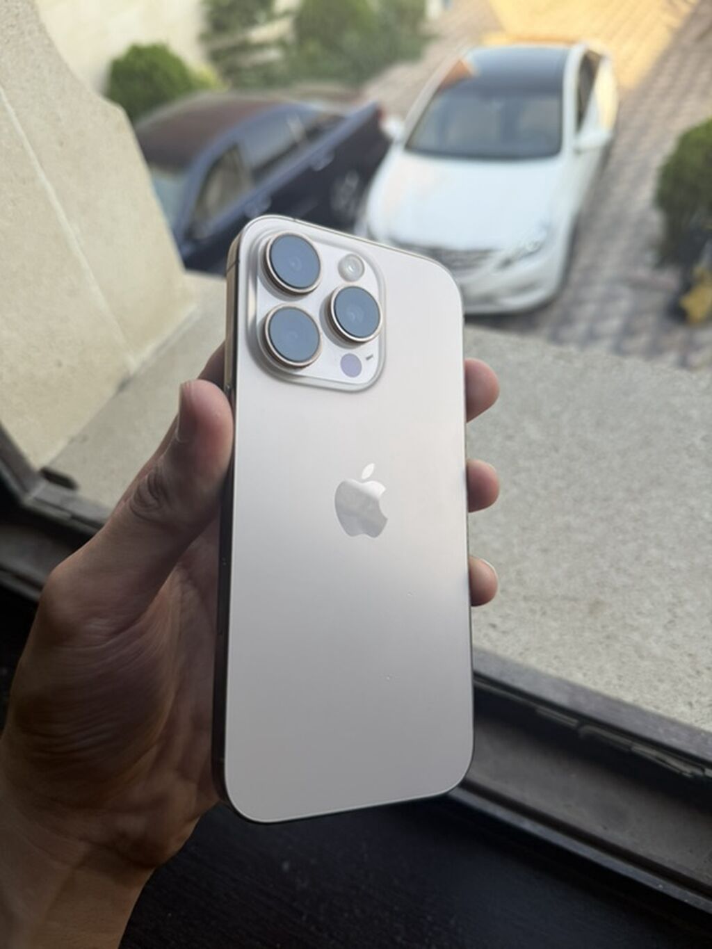IPhone 16 Pro, 128 GB, Desert Titanium, Zəmanət, Simsiz şarj, Face ID