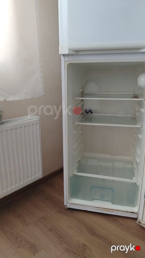 Xarab 2 qapılı Beko Soyuducu Satılır, rəng - Ağ