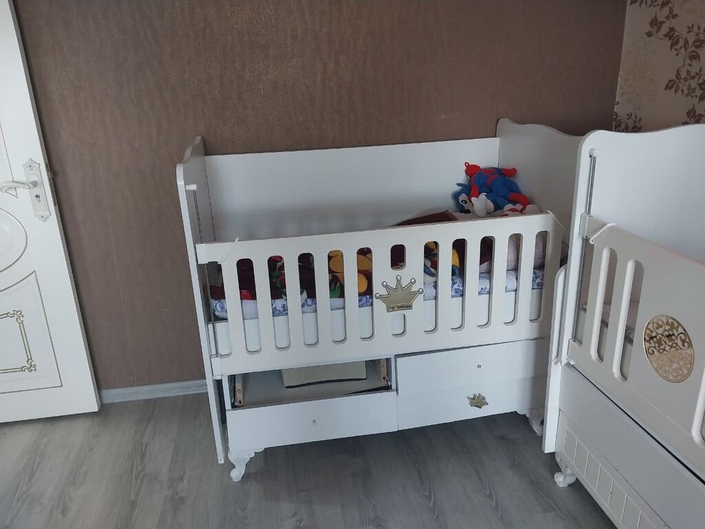 Ağ rəngli uşaq beşiyi - Material: MDF/taxta kombinasiyası, ağ rəngli