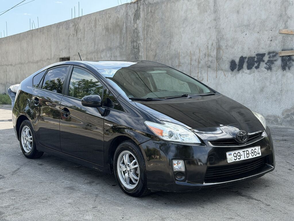 Toyota Prius: 1.8 l | 2010 il Sedan