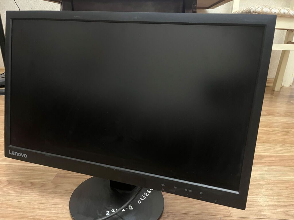 Lenovo 22" monitor - Ekran ölçüsü: 22 düym, geniş ekran - Girişlər