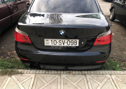 BMW 5 Series (E60) sedan – qara rəng Xüsusiyyətlər: nömre satlr -