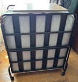 Yığılabilən tək nəfərlik çarpayı və döşək - Portativ qatlanan çarpayı — Furniture