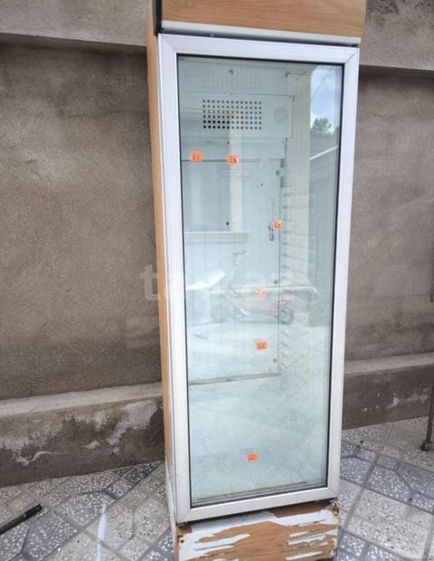 Cinar firması Su soyuducusu 280 Azn.Ölçü 60x60x210 sm. Tam işləkdir