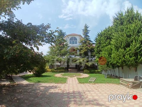 Satılır 7 otaqlı həyət evi/bağ evi 450 m²