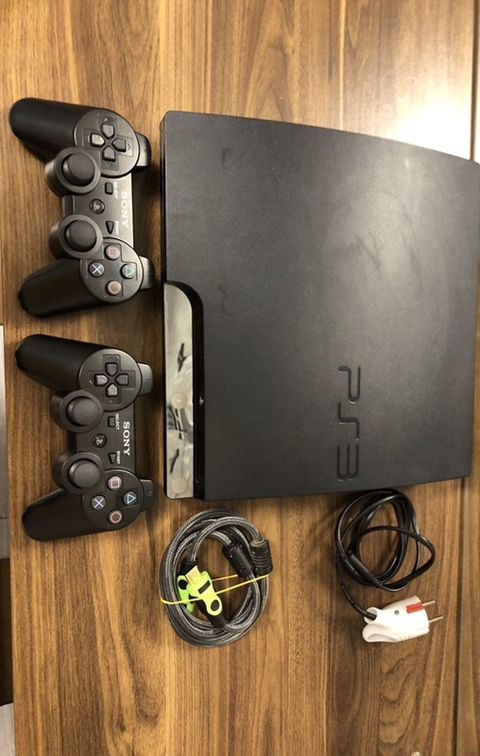 Sony PlayStation 3 (PS3) Slim oyun konsolu seti Dəst tərkibi: - PS3 — Игровые приставки