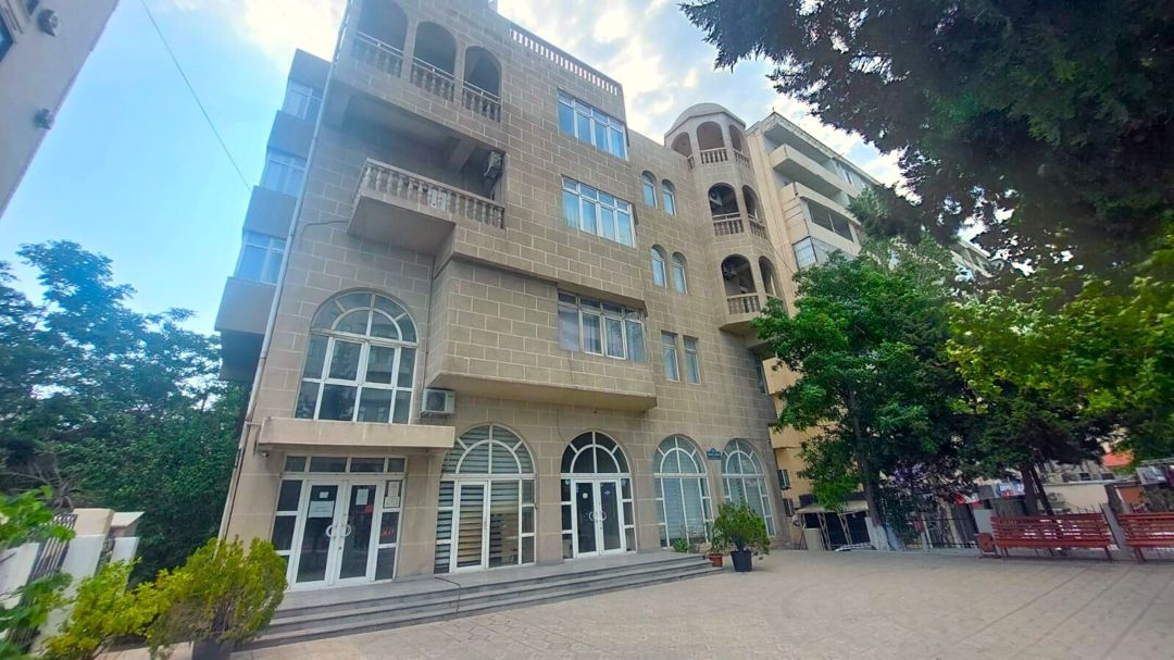 Satılır obyekt 1082 m² — Əmlak, Bakı