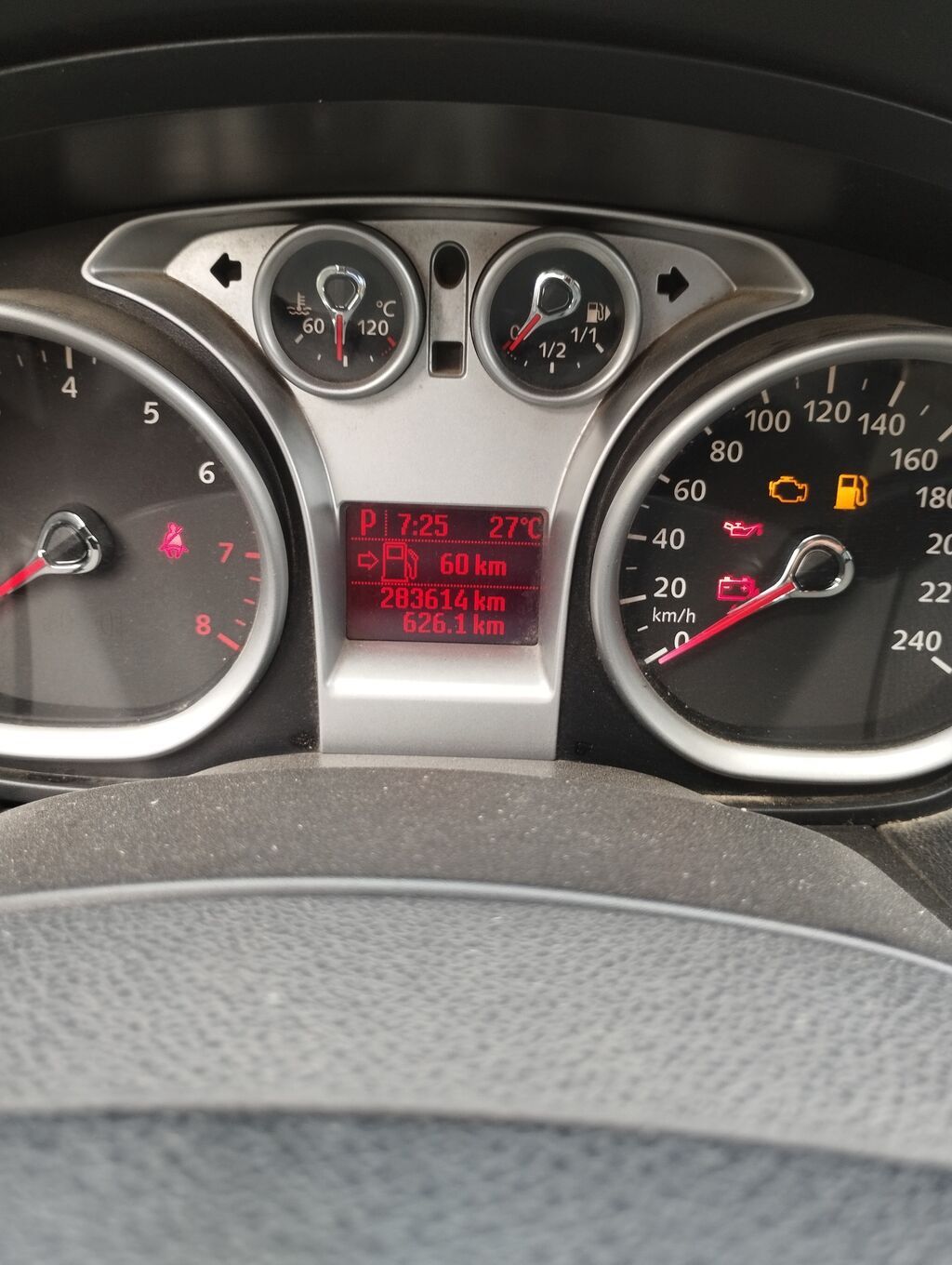 Ford Focus: 1.6 l | 2010 il 284360 km Sedan — Avto, Qobu (10)