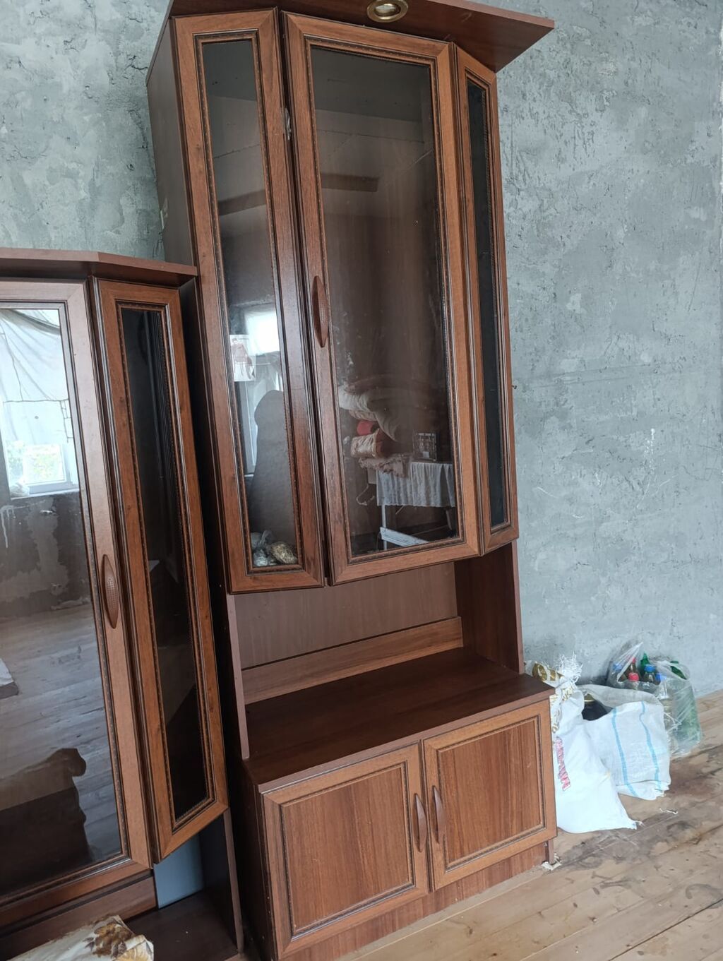 Klassik üslubda şkaf-vitrin modul dəsti - Material: taxta teksturalı — Mebel, Mingəçevir (2)