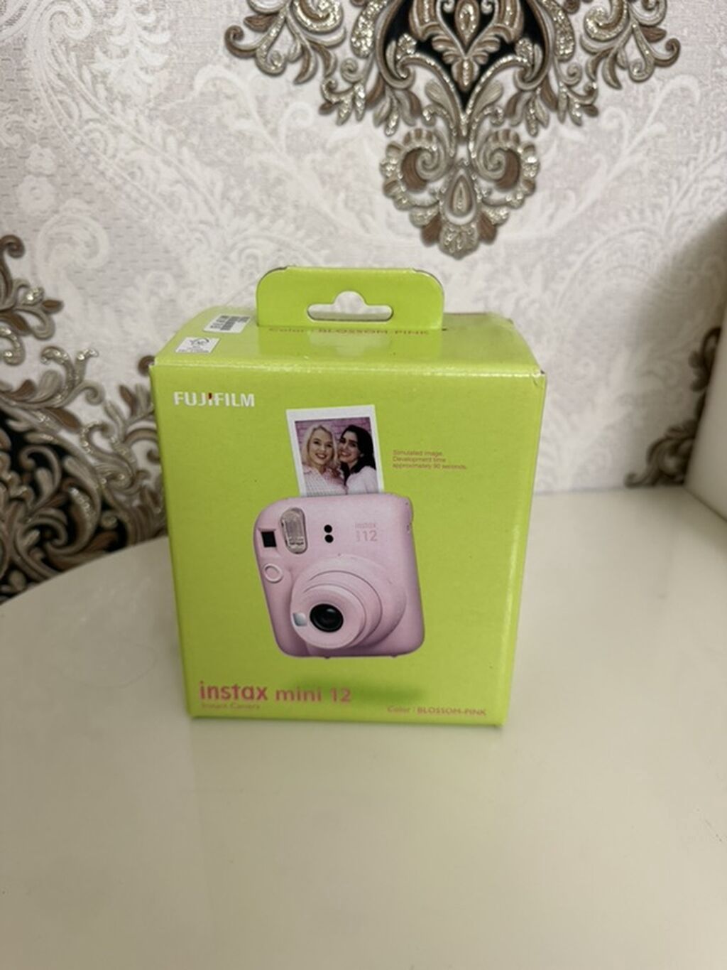 Fujifilm Instax Mini 12 – Blossom Pink rəngdə instant fotoaparat