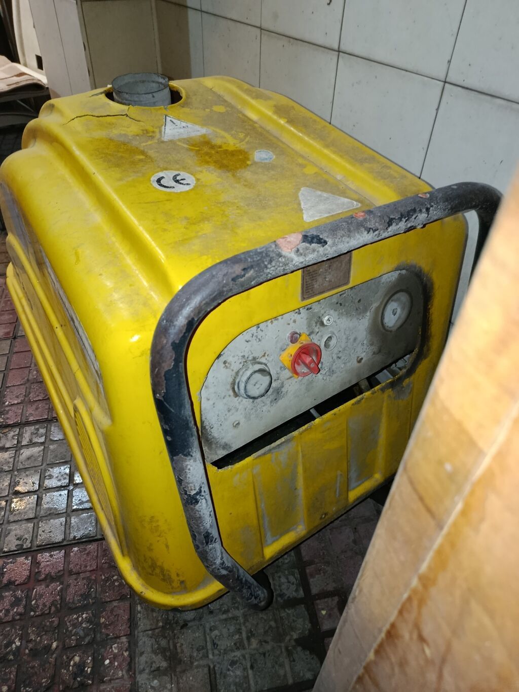 Qiymet 350 Azn ATSC 200 yüksək təzyiqli yuma aparatı - Marka/model — Təmizləmə avadanlığı, Bakı (3)