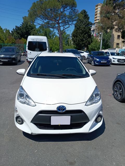 Toyota Aqua: 1.5 l | Hetçbek
