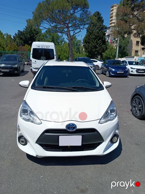 Toyota Aqua: 1.5 l | Hetçbek
