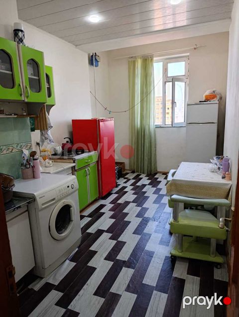 Satılır 2 otaqlı köhnə tikili 54 m²