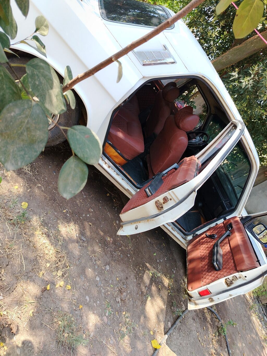 Model: QAZ Volqa (sedan, ağ rəng) Kuzov: 4 qapı, xrom bamperlər — Avto, Cəlilabad (2)