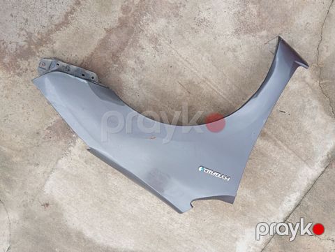 Toyota Prius üçün sol ön qanad (fender) – “HYBRID” emblemi ilə Çox