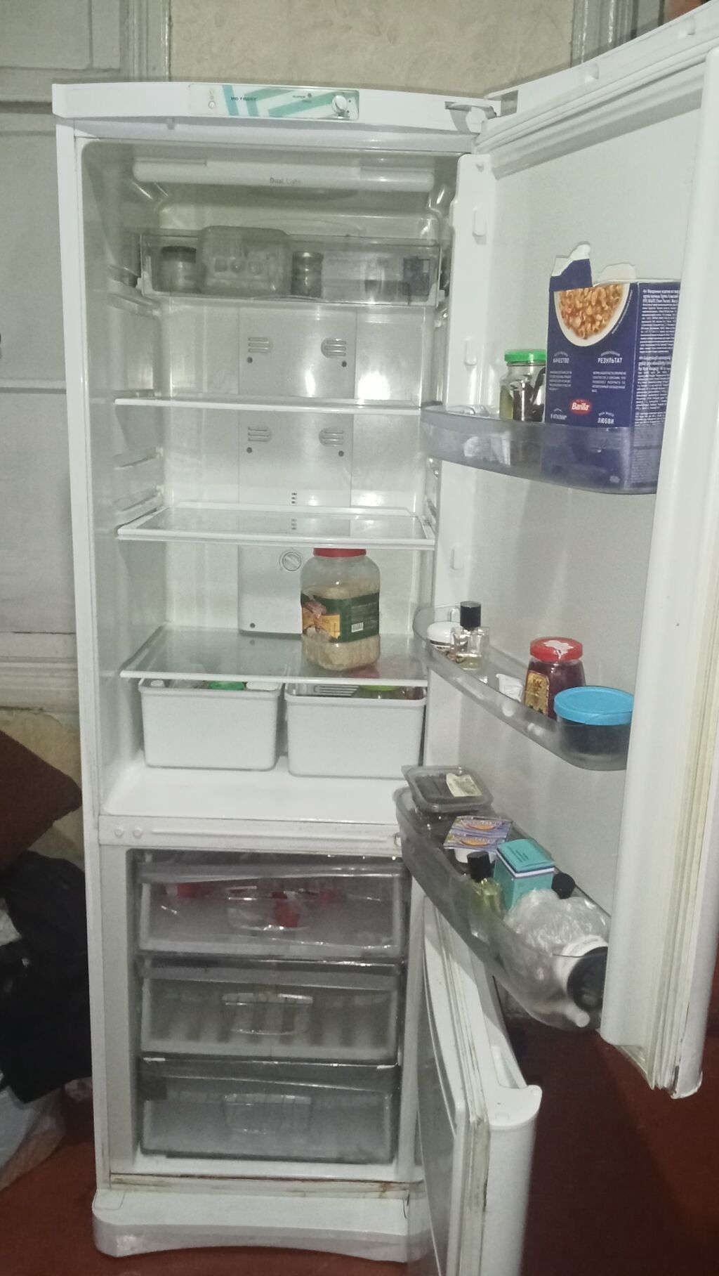 Indesit Nofros soyuducu işlək vəziyyətdədir. 60/185 cm. Nəsımı — Soyuducular, Bakı (2)
