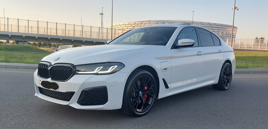 BMW 530e, 2.0 L, 12 kWh, 2023 il, 32 000 km — Avtomobillər, Bakı (6)