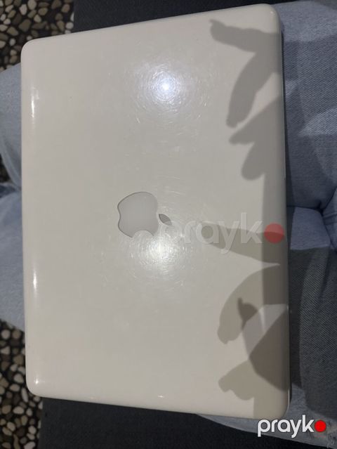 Apple MacBook (ağ, polikarbon korpus) - Ekran: 13.3" (LED), üst — Bakı