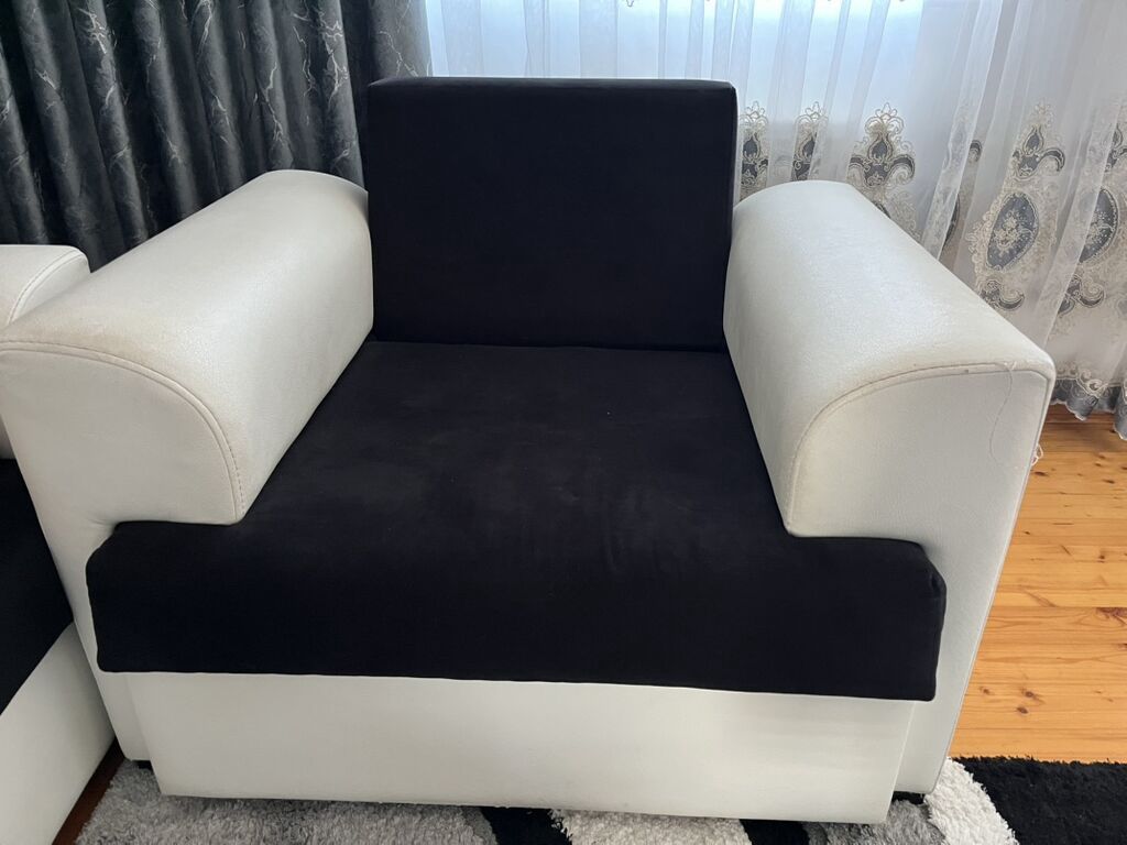 Qara-ağ rəngdə yumşaq mebel dəsti 1 divan 2 kreslo . Real alıcılar — Mebel, Digah (4)