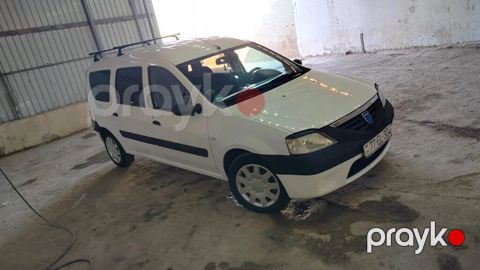Dacia Logan MCV (ağ rəng), univeral kuzov Xüsusiyyətlər: - 5 qapı, 5