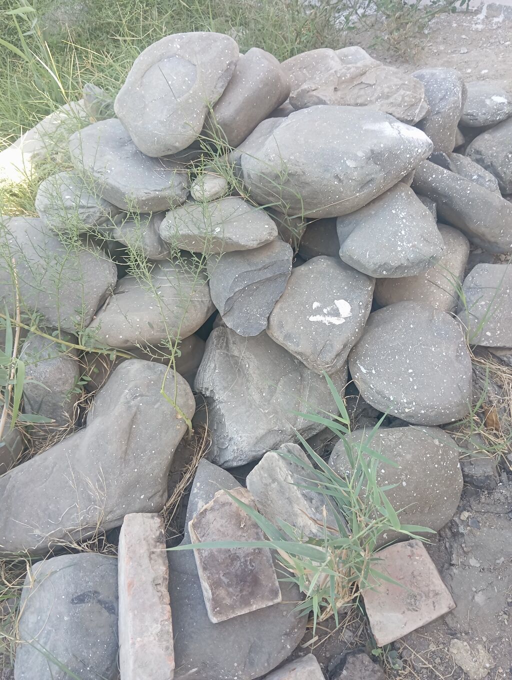 Çay daşı – təbii dekorativ və tikinti məqsədli daşlar - Material — Mallar, Digah