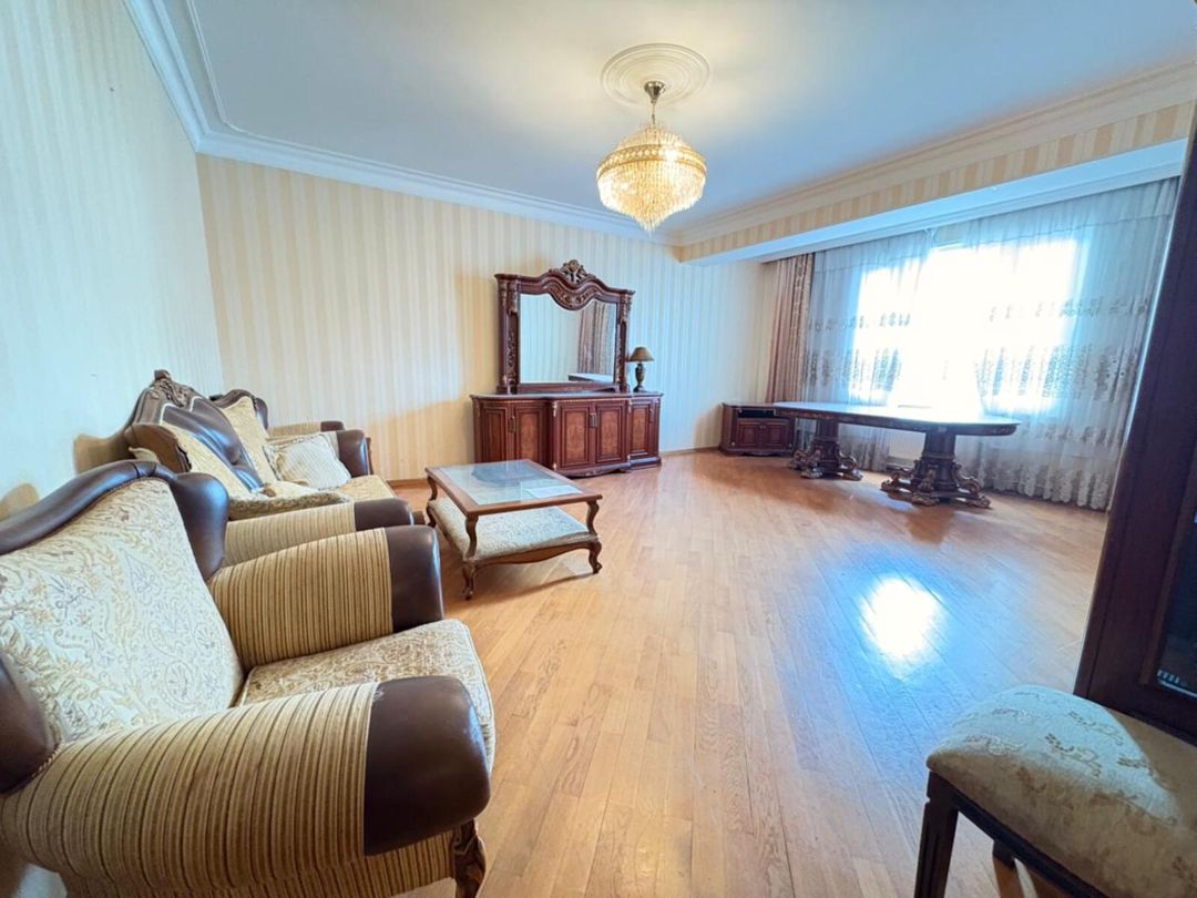 Satılır 4 otaqlı yeni tikili 175 m² — Mənzil, Bakı