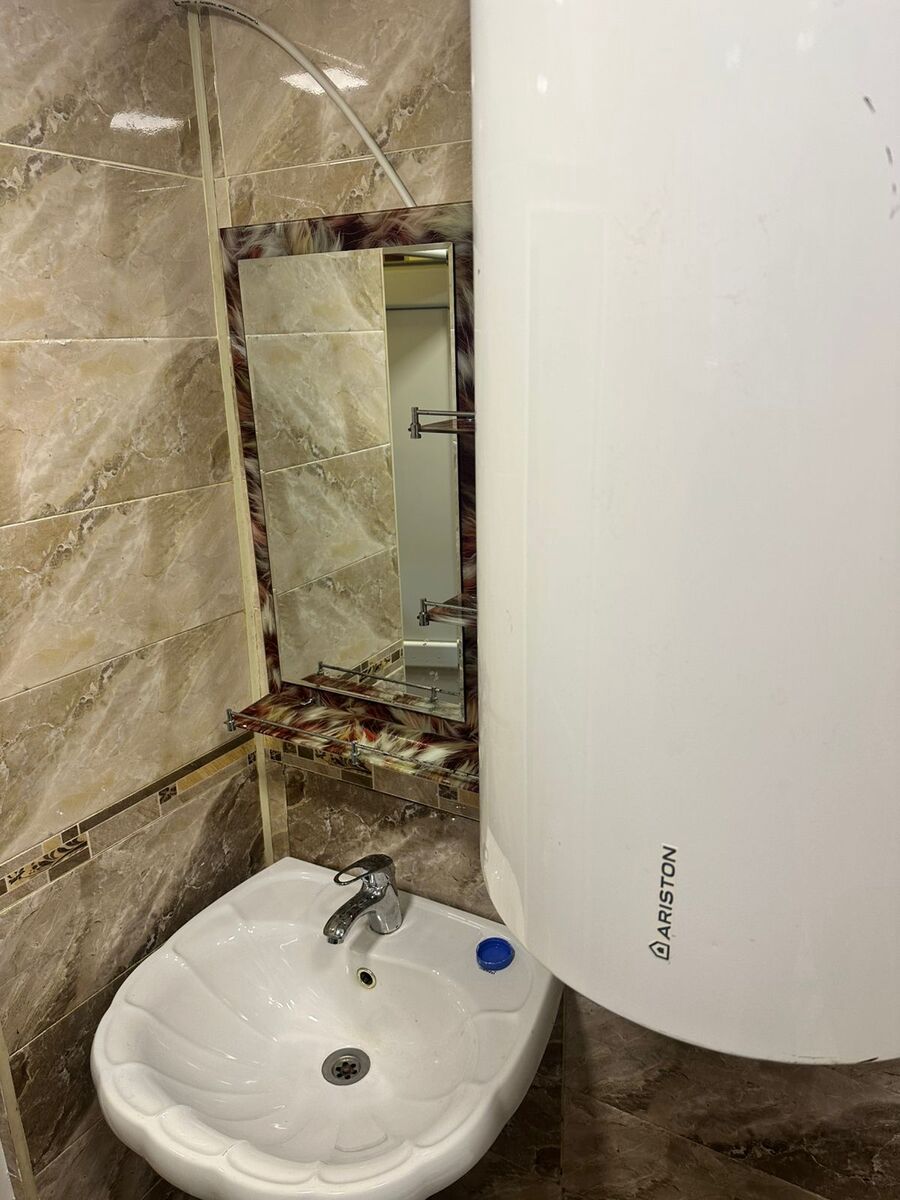 İcarəyə verilir 1 otaqlı köhnə tikili 45 m² — Mənzil, Bakı (10)