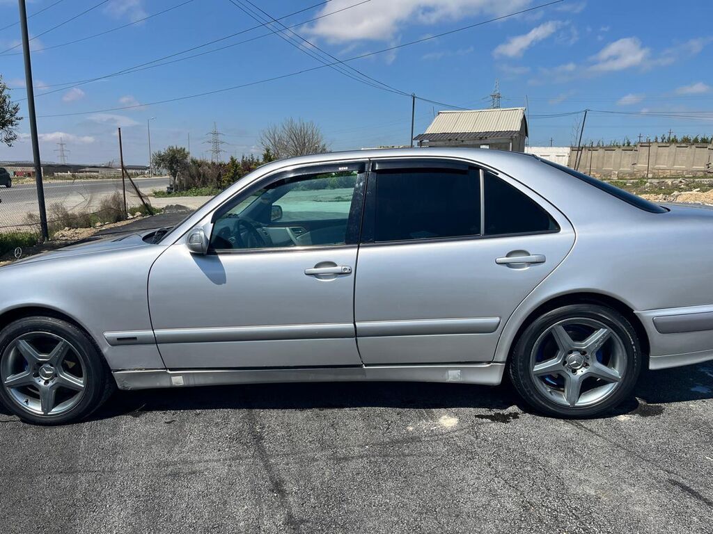 Mercedes-Benz E-Class sedan (W210), gümüş rəng. Əsas xüsusiyyətlər: - — Avto, Mehdiabad (7)