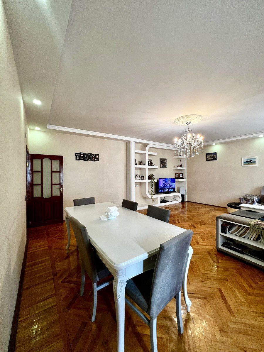 Satılır 5 otaqlı köhnə tikili 110 m² — Mənzil, Bakı (6)