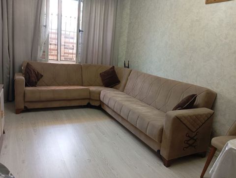 Divan 450 manat.Acilir bazalidir.Unvan Masazir.SH