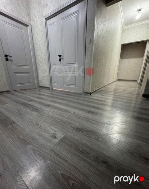 Satılır 4 otaqlı köhnə tikili 115 m²