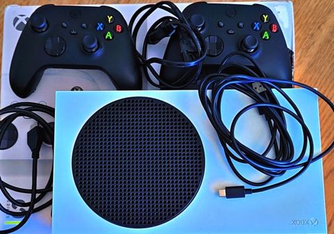Xbox Series S oyun konsolu paketi - Modell: Xbox Series S (rəqəmsal)