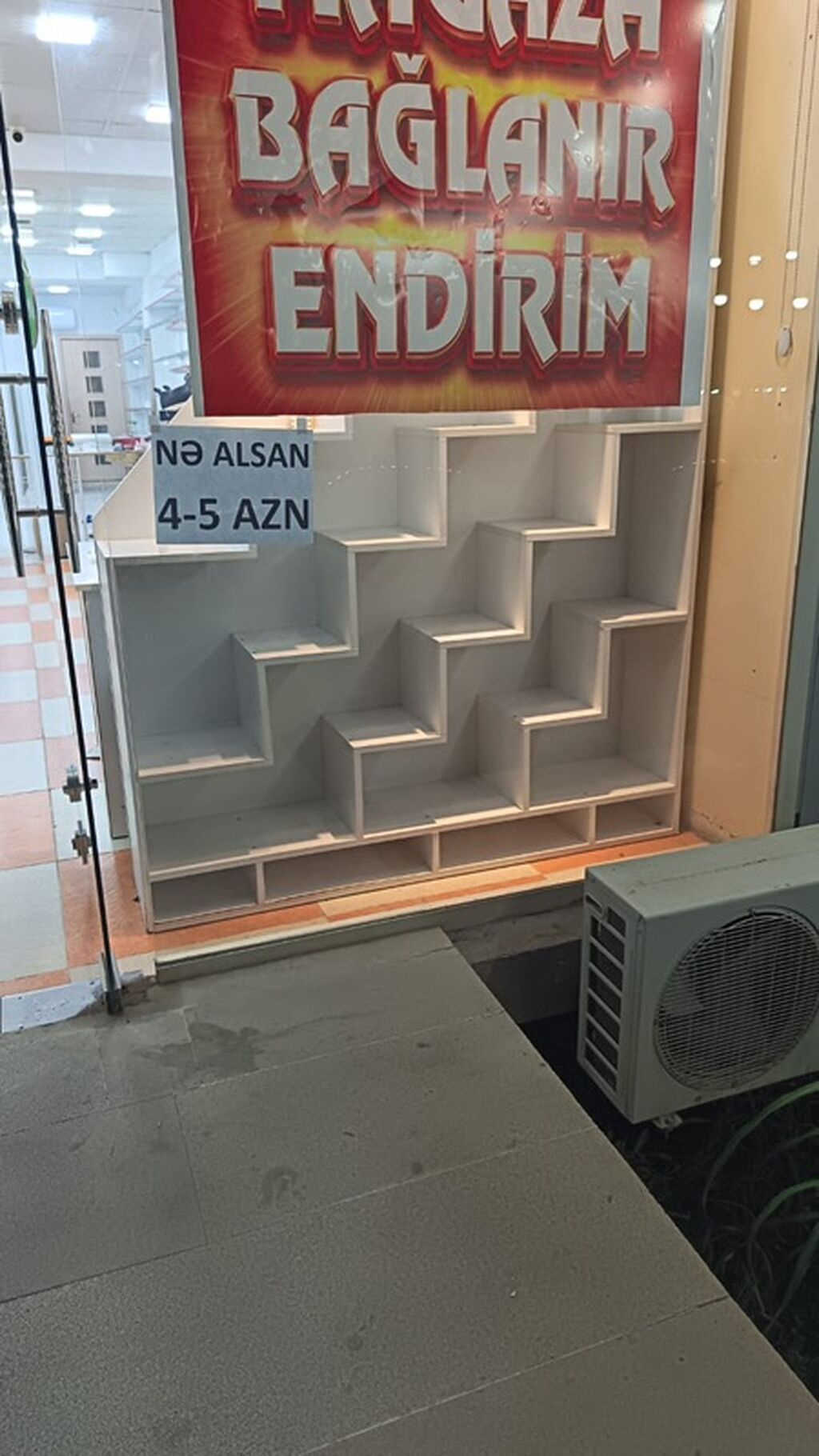 Ayaqqabı mağazası üçün vitrin və mağaza avadanlıqları Ideal — Mallar, Masazır (6)