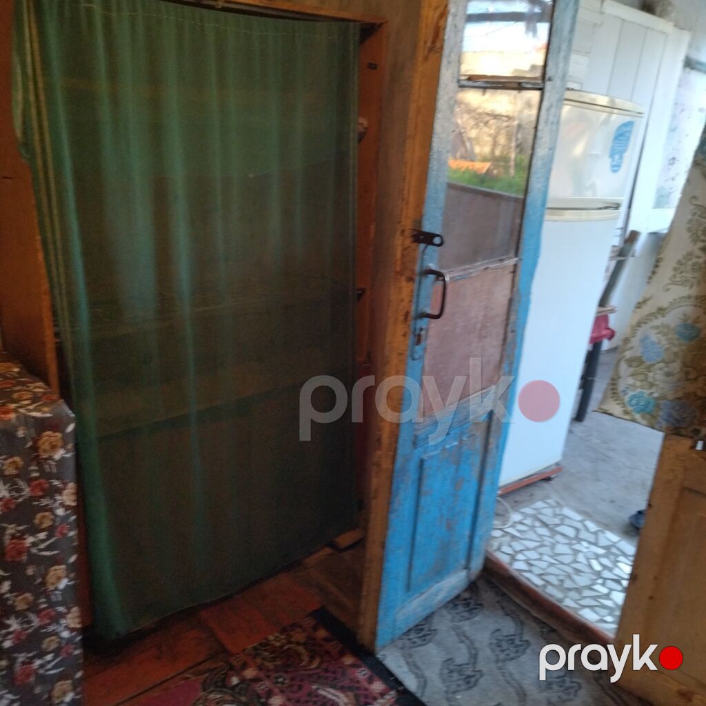 Kirayə üçün sadə, mebellə təchiz edilmiş 2 otaqlı ev. - Geniş qonaq — Daşınmaz əmlak, Bakı (6)