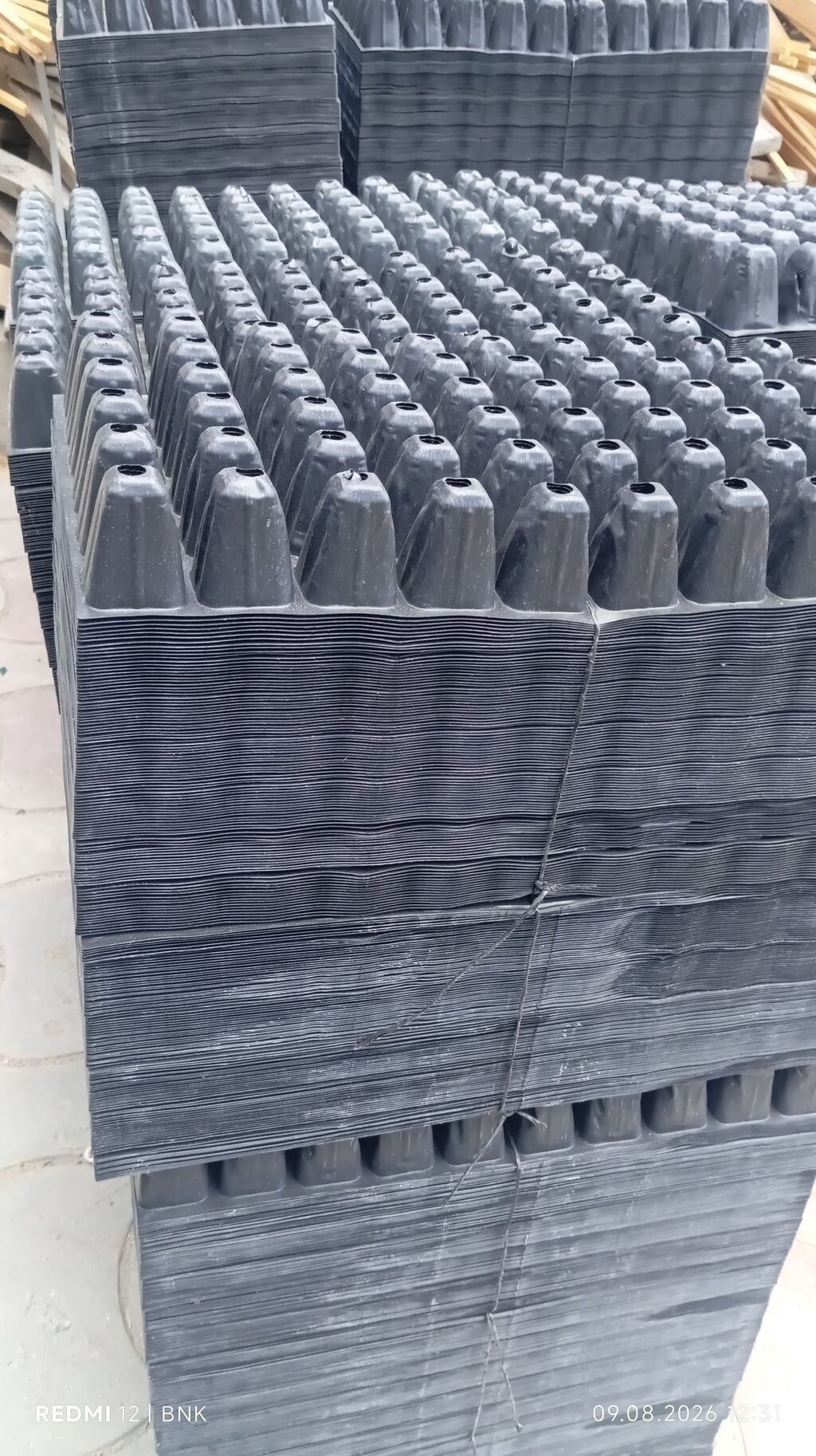 Plastik ting qabları – çoxgözlü tray tipli
