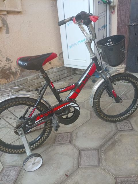 Çox təcili satılır. Velosiped yenidir və çox az sürülüb. Real alıcıya