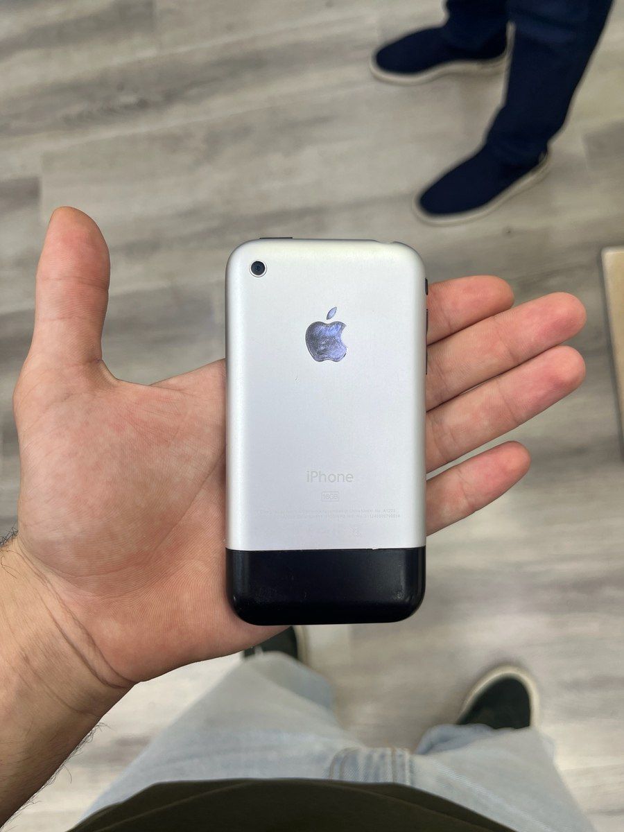 Apple iPhone 1 — Mallar, Bakı (2)