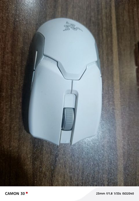 Kompüter siçanı Razer Viper Ultimate