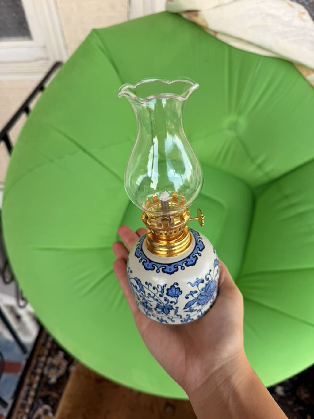 Yenidir keramika dır, Yağ lampası – dekorativ porcelan gövdəli, şüşə