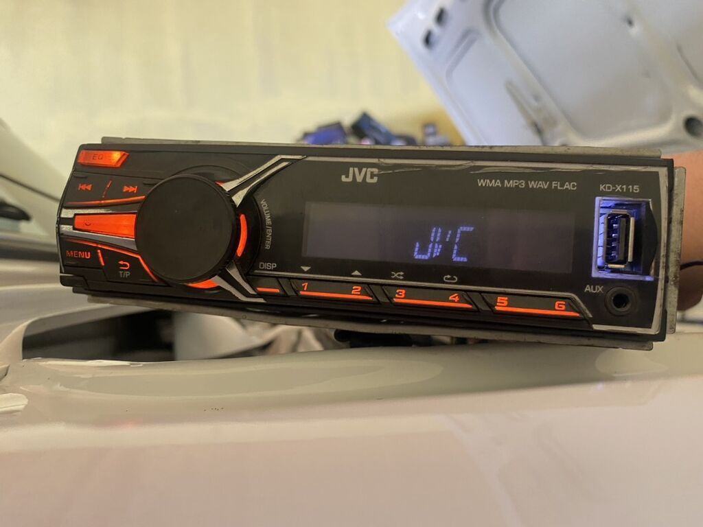 JVC KD-X115 avtomobil maqnitolası - Rəqəmsal media resiveri (CD