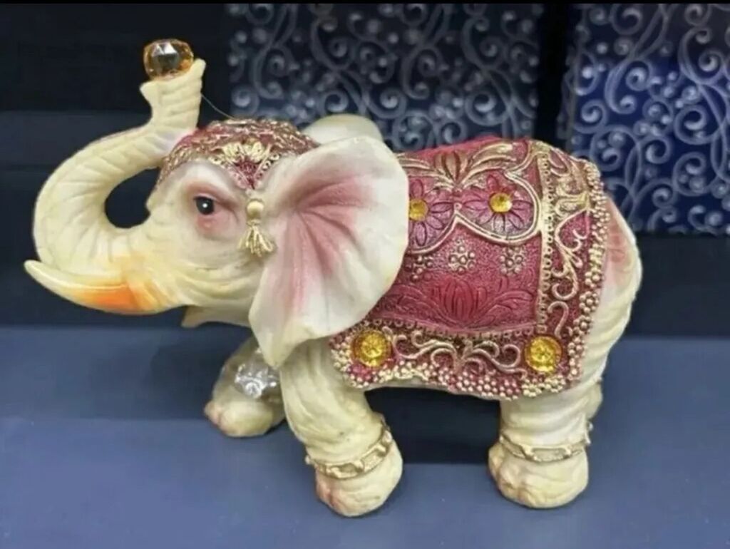 Fiqur — Heykəlciklər və fiqurlar, Bakı (3)