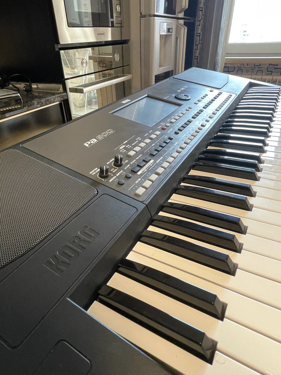 Sintezator Korg PA600 — Mallar, Bakı