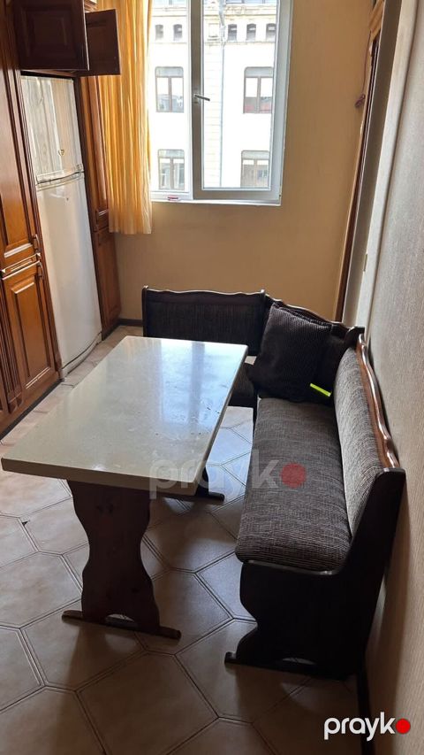 Metbex masa ve divan desti. 70man. Olcu masanin uzunlugu 1m,eni