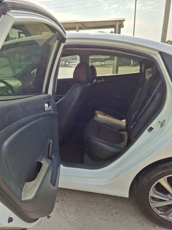 Hyundai Accent, 1.4 L, 2011 il, 206 000 km — Avtomobillər, Bakı (8)