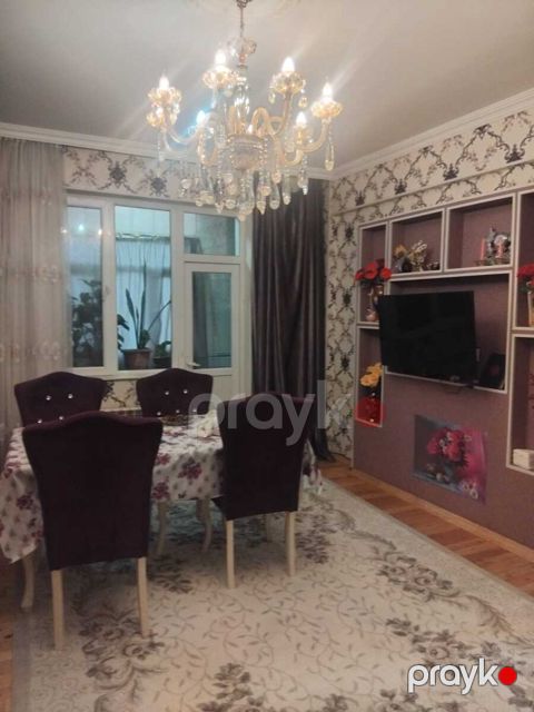 Satılır 2 otaqlı köhnə tikili 45 m²