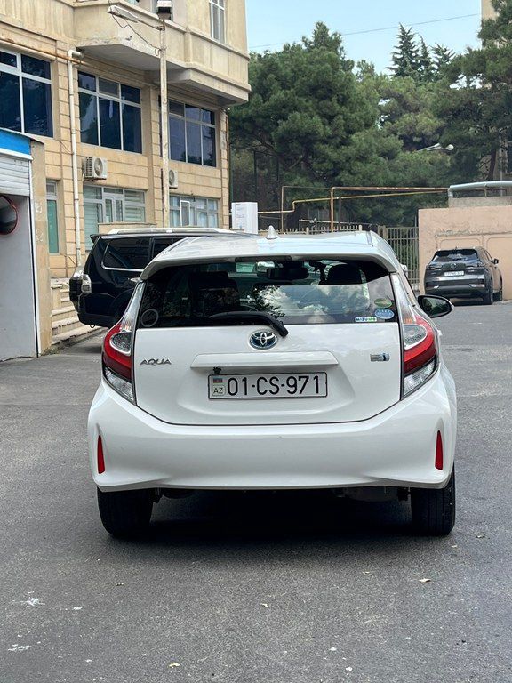 Toyota Aqua, 1.5 L, 0.87 kWh, 2018 il, 116 765 km — Avtomobillər, Bakı (2)