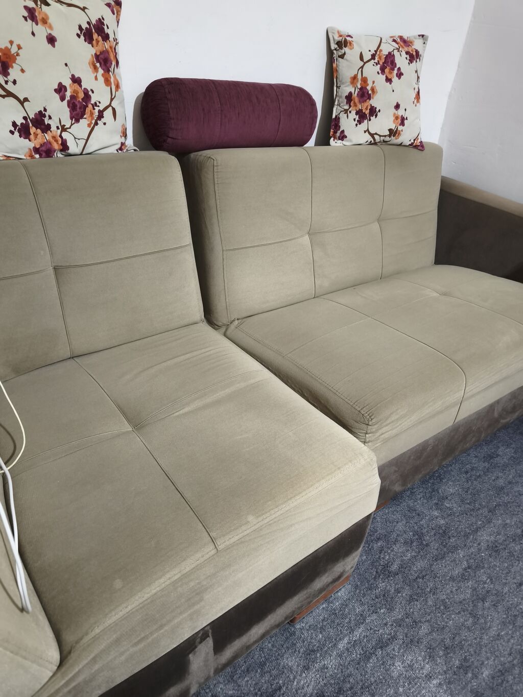 Künc divan bazalıdı ikiyə ayrılır yaxşı vəziyyətdədir 40 AZN təcili — Mebel, Bakı (3)