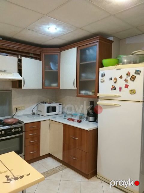 İcarəyə verilir 3 otaqlı köhnə tikili 90 m²
